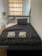 Lascelles house - a few mins to US Embassy, Battersea Power Station & Central London