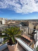 Top Noto