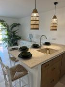 Appartamento Spiaggia Marinella con vista mare e piscina, Costa Smeralda Appartamento Spiaggia Marinella con vista mare e piscina, Costa Smeralda