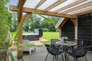 Luxurious nature stay in Friesland with jacuzzi