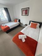 Marylebone Modern Family Home 4 Bedrooms Sleeps 8 Garden WiFi Free Parking