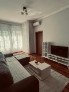 Beverly Apartment