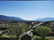Quiet apartment between sky and mountains