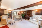 Beautiful 4 Bedroom Cotswold Thatched Cottage Beautiful 4 Bedroom Cotswold Thatched Cottage