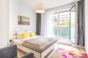 Central Modern and Sunny Apartment with Balcony