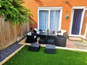 3bed 2bath House-Free Parking-Hi Speed WiFi-Garden-Entire Home-2mins from Train Station