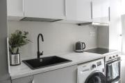 Modern 1BR Flat - Great Location