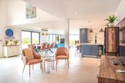 Beautiful Barn Conversion - Orchard Escape for 12! Beautiful Barn Conversion - Orchard Escape for 12!