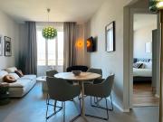 Modern High floor with Park View