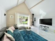 Cozy duplex with terrace 3km from Disney