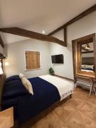 The Heritage Hideaway