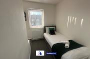 Modern 3-Bed By Avalora Short Lets & Serviced Accommodation Near Manchester Airport With Parking, Ideal for Long Stays