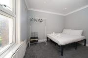 Stylish Central Flat 1BR with Airbed Sleeps 4