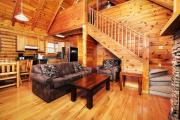 1BR2 bath log cabin sleeps 6- walk to Wonderworks and 5 miles from Dollywood!