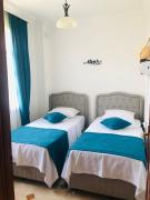 FURNISHED wITH POOL, CENTRAL LOCATION CLOSE TO THE SEA