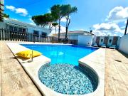 GATU Villa Serena piscina privada mayores de 25 años y familias