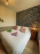 CH2 - MANOIR DU MOULINIER - Campagne - Calme - Petit-déjeûner inclus - Table dhôte sur réservation - Parking gratuit