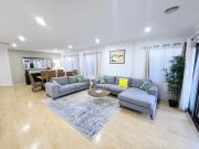 Spacious and stylish house, close to Metro, fully AC