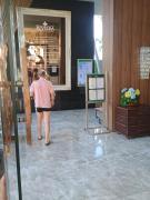 Margo apart Wong amat