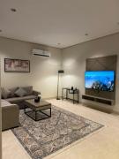 شقة فاخرة غرفتين وصالة