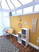 37 Sleeps 6 stylish and comfortable home