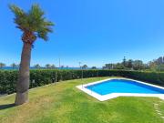 Alkan Suites con terraza en 1º linea de playa y piscina