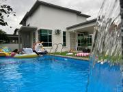 Homestay 88A Melaka for 9 pax with Private Pool, Smart TV, Netflix and Wifi