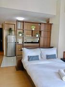 Budget City View w Pool Access in BGC Taguig City