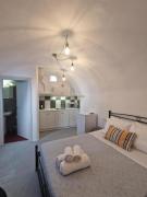 Studio Canava Santorini by ΜΡS