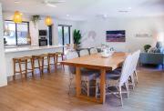 Endless Summer Beach Retreat-pet friendly, walk to shops