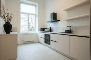 Chic 180m 3BR Apt near Parliament, Self Check-in