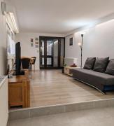 Quiet little house with seperate entrance