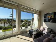 Melrose Beach - Apartment with a beach view