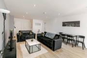 New Modern and Spacious 2BR In The Heart of Burnley with Free Private Parking