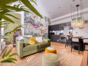 London Putney High St - hot tub, rooftop & cinema