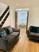 Spacious 3 Bedroom Home with Garden in Farnham