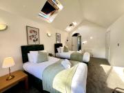 Elegant Family Home in Prestigious Neighborhood