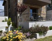 Stone Hut Apartments