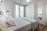 Mokos Modern Suite with Sea View and Jacuzzi