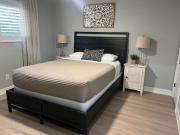 3 Bed - Sleeps 6 - Free Parking - 5 Mins to Beach