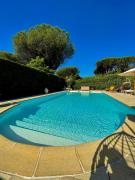 Villa provençale, Golfe Saint Tropez, Climatisée 12 pers, 4 suites, Piscine chauffée, Hammam, Spa, Billard, Pétanque, Wifi professionnel haut débit