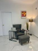 Victorias Spacious Apartment