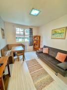 Apartamento em condomínio familiar