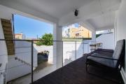 Lisbon Palette 3BR with terrace and patio