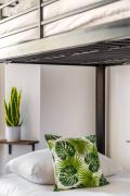 Pierview Pad Attic | Sleeps 10 | Central Brighton