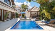 Kashantre Villa, 4 Bedroom, Sleeps 12, near Legian Beach
