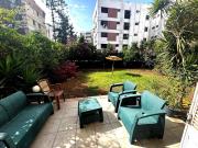 شقة غرفتين نوم بحديقة خاصة في المعمورة الشاطئ دور أرضي