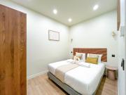 Urban Flat 199 - Parisian 5 Bedroom Central Flat