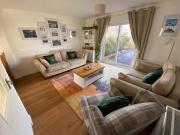 2 bed home 5 min walk to beach! 2 bed home 5 min walk to beach!