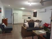 Narnies Place in Narangba - Relaxed Space with Breakfast